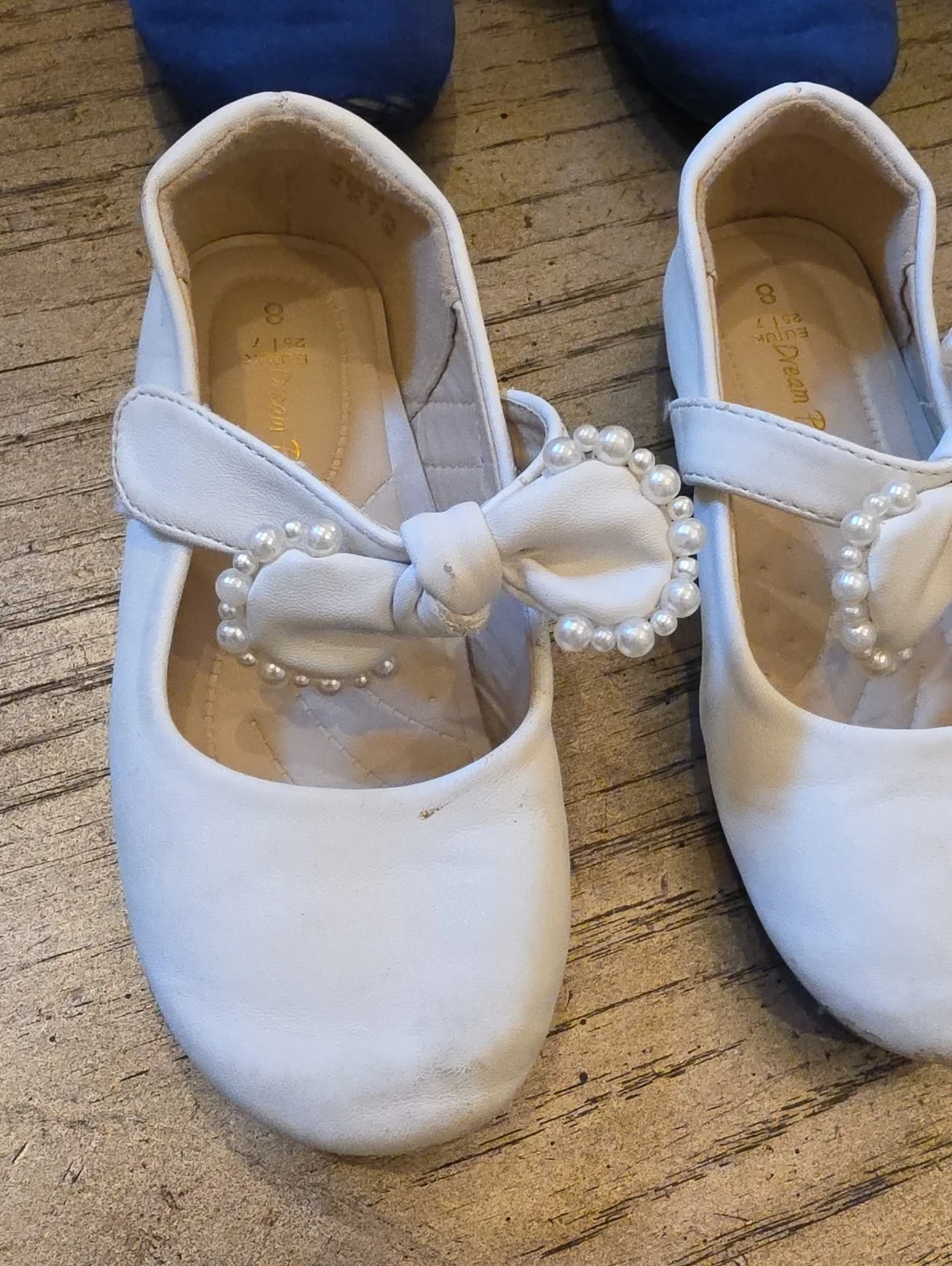 Kids Bow Mary Jane Shoes in Navy and White Size 10